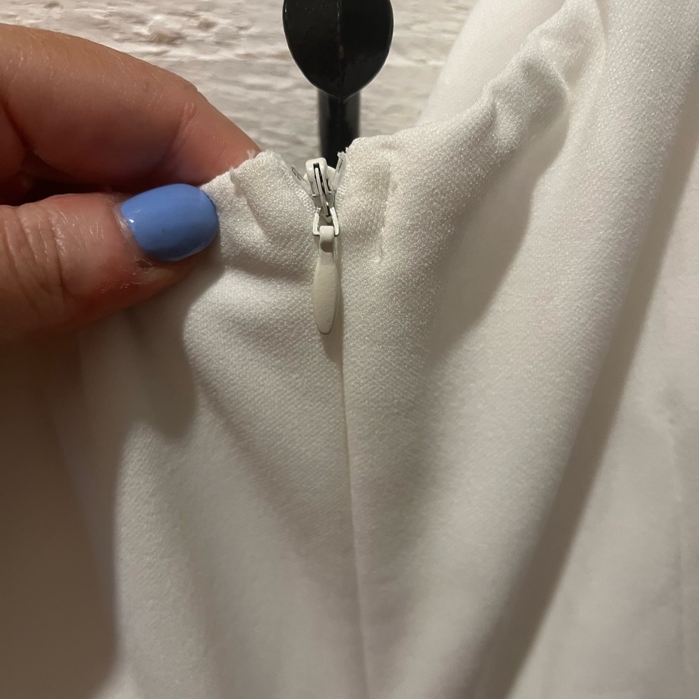 NWT Lulu’s white dress with slit. - Picture 3 of 8